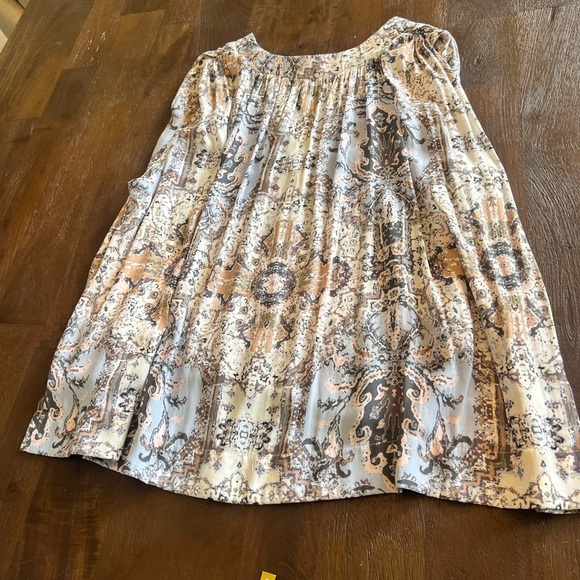 FREE PEOPLE GENEROUS SMALL SLEEVELESS BLOUSE; tank. Could easily fit medium. - Picture 11 of 14